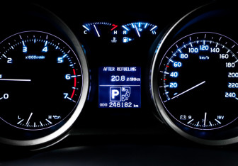 Подержанный автомобиль Toyota Land Cruiser Suv 2007 года (11 фото)