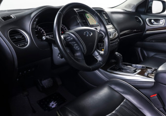 Подержанный автомобиль Infiniti QX60 2019 года (17 фото)