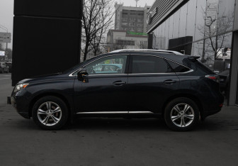 Подержанный автомобиль Lexus RX 2011 года (8 фото)