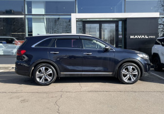 Подержанный автомобиль Kia Sorento 2018 года (4 фото)