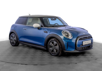 Подержанный автомобиль MINI Hatch 2021 года (3 фото)
