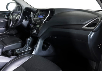 Подержанный автомобиль Hyundai Santa Fe 2016 года (10 фото)