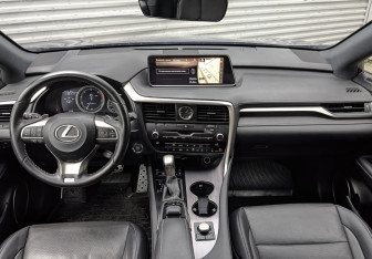 Подержанный автомобиль Lexus RX 2019 года (14 фото)