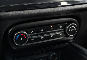 Подержанный автомобиль Chery Tiggo 4 2022 года (20 фото)