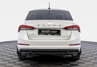 Подержанный автомобиль Skoda Rapid Liftback 2021 года (6 фото)