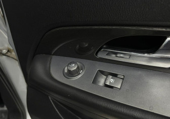 Подержанный автомобиль SsangYong Rexton 2011 года (22 фото)