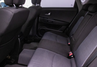 Подержанный автомобиль Kia Ceed Hatchback 2010 года (11 фото)