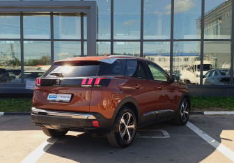 Подержанный автомобиль Peugeot 3008 2018 года (5 фото)