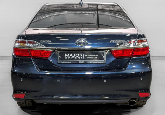 Подержанный автомобиль Toyota Camry Sedan 2017 года (6 фото)