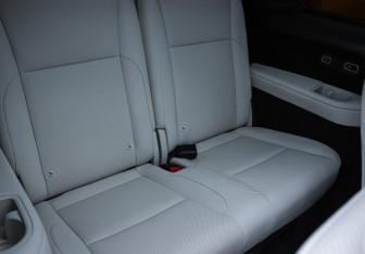 Подержанный автомобиль LiXiang L9 2023 года (19 фото)