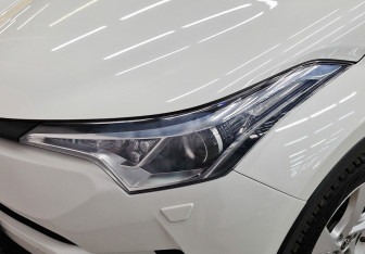 Подержанный автомобиль Toyota C-HR 2019 года (11 фото)