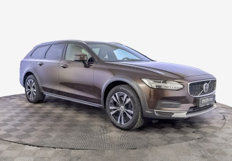 Подержанный автомобиль Volvo V90 Cross Country 2021 года (3 фото)