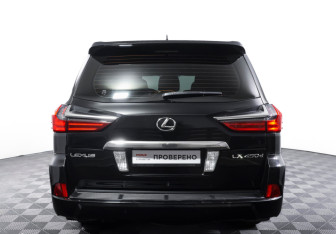 Подержанный автомобиль Lexus LX 2016 года (6 фото)