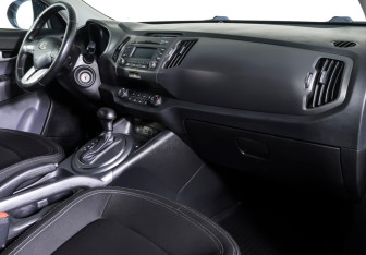 Подержанный автомобиль Kia Sportage 2012 года (10 фото)