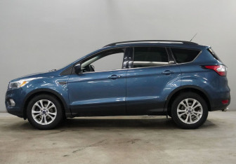 Подержанный автомобиль Ford Escape 2018 года (8 фото)