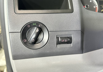 Подержанный автомобиль Volkswagen Caravelle 2010 года (14 фото)