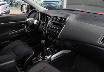 Подержанный автомобиль Mitsubishi ASX 2010 года (7 фото)