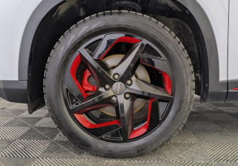 Подержанный автомобиль Omoda C5 2023 года (12 фото)