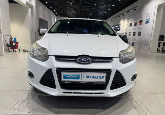 Подержанный автомобиль Ford Focus Hatchback 2012 года (2 фото)
