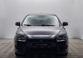 Подержанный автомобиль Mitsubishi Lancer Sedan 2008 года (8 фото)