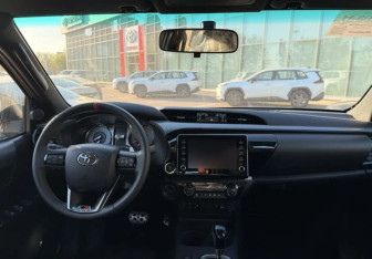 Новый Toyota Hilux 2025 (10 фото)