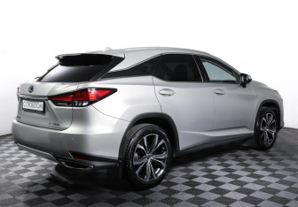 Подержанный автомобиль Lexus RX 2021 года (5 фото)