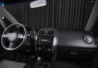 Подержанный автомобиль Suzuki SX4 Hatchback 2011 года (10 фото)