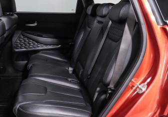 Подержанный автомобиль Hyundai Santa Fe 2018 года (16 фото)