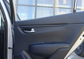 Подержанный автомобиль Kia Rio Hatchback 2018 года (27 фото)