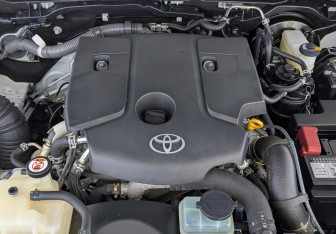 Подержанный автомобиль Toyota Hilux 2021 года (9 фото)