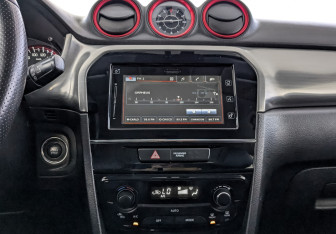 Подержанный автомобиль Suzuki Vitara 2016 года (17 фото)