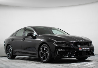 Подержанный автомобиль Kia K5 2025 года (3 фото)