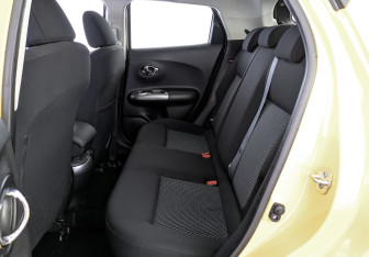 Подержанный автомобиль Nissan Juke 2017 года (18 фото)