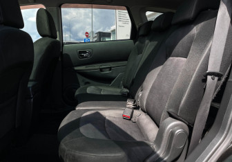 Подержанный автомобиль Nissan Qashqai+2 2012 года (10 фото)