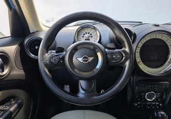Подержанный автомобиль MINI Countryman 2012 года (12 фото)