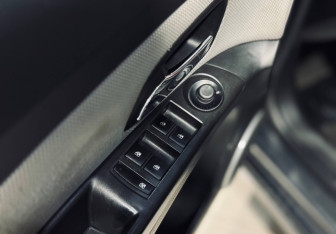 Подержанный автомобиль Chevrolet Cruze Sedan 2013 года (8 фото)