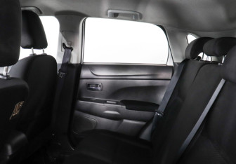 Подержанный автомобиль Mitsubishi ASX 2014 года (8 фото)
