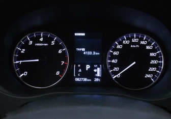 Подержанный автомобиль Mitsubishi Outlander 2017 года (12 фото)