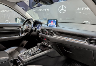 Подержанный автомобиль Mazda CX-5 2020 года (11 фото)