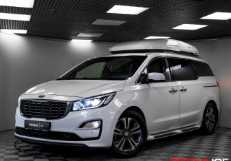 Подержанный автомобиль Kia Carnival 2019 года (27 фото)
