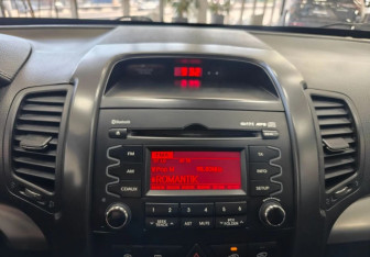 Подержанный автомобиль Kia Sorento 2011 года (13 фото)