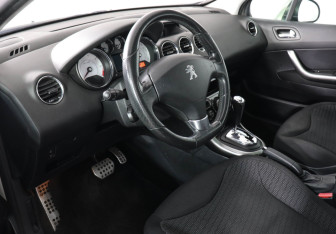Подержанный автомобиль Peugeot 308 Hatchback 2012 года (5 фото)