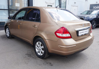 Подержанный автомобиль Nissan Tiida Sedan 2007 года (7 фото)