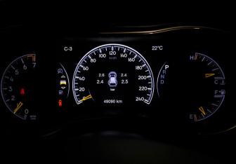 Подержанный автомобиль Jeep Grand Cherokee 2021 года (15 фото)
