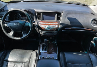 Подержанный автомобиль Infiniti QX60 2014 года (12 фото)