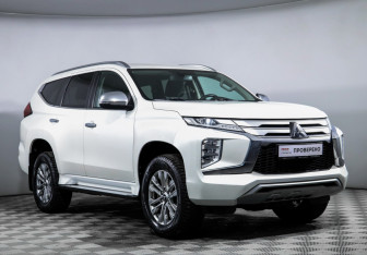 Подержанный автомобиль Mitsubishi Pajero Sport 2021 года (3 фото)
