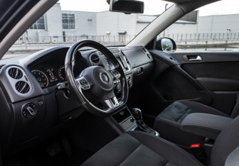 Подержанный автомобиль Volkswagen Tiguan 2016 года (9 фото)