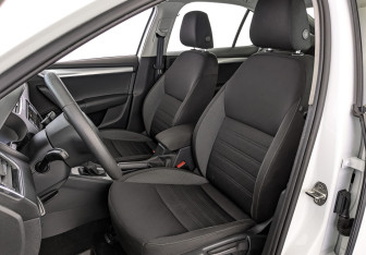 Подержанный автомобиль Skoda Octavia Liftback 2018 года (20 фото)