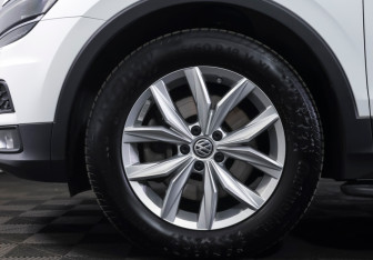 Подержанный автомобиль Volkswagen Tiguan 2018 года (21 фото)