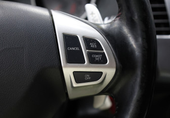 Подержанный автомобиль Mitsubishi Outlander 2007 года (16 фото)